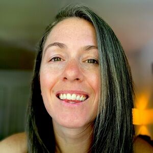 Meet your Posher, Hilary